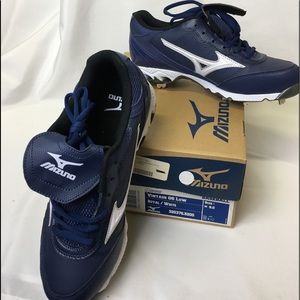 Muzino Metal Baseball Cleats.